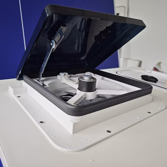 Accessoires de camping-car Ventilation de toit et trappe avec lumières LED et ventilateurs Caravane Camping-car